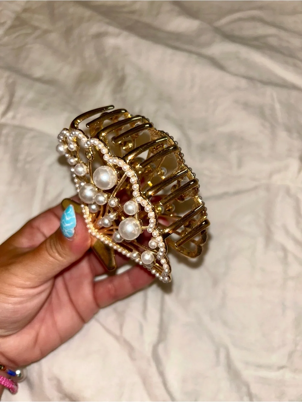 Gold Pearl Fan Claw Clip